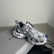 3XL sneaker runner
