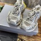 3XL sneaker runner