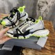 3XL sneaker runner