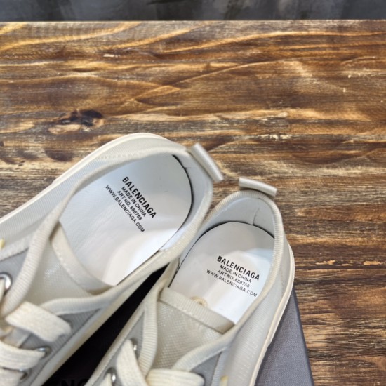 skiwear ski boots