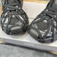 3XL sneaker runner
