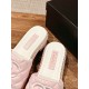 Slippers, beach shoes