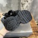 3XL sneaker runner