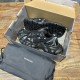 3XL sneaker runner