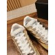 Tennis shoes