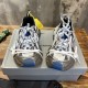 3XL sneaker runner