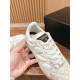 Tennis shoes