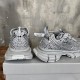 3XL sneaker runner
