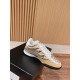 Tennis shoes