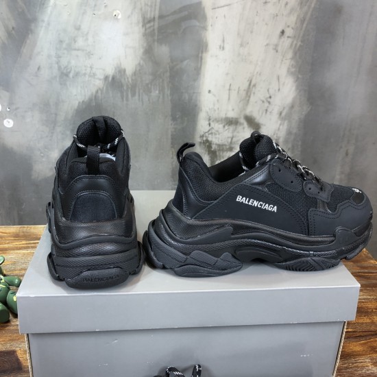sneakers sneakers