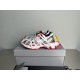 3XL sneaker runner