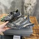 3XL sneaker runner