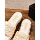 Slippers, beach shoes