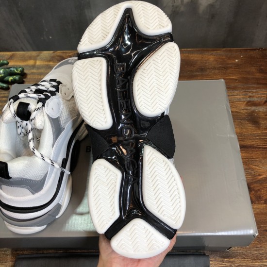 sneakers sneakers