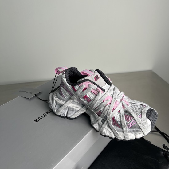 3XL sneaker runner