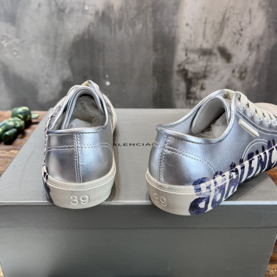 Dirty shoes demna Dirty shoes demna