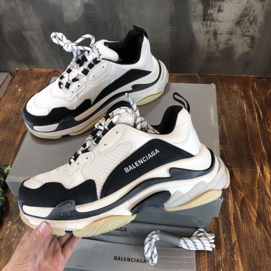 sneakers sneakers
