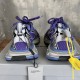 3XL sneaker runner