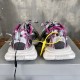 3XL sneaker runner