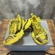 3XL sneaker runner