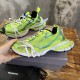 3XL sneaker runner