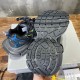 3XL sneaker runner