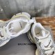3XL sneaker runner