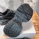 3XL sneaker runner
