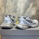 3XL sneaker runner