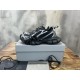 3XL sneaker runner