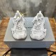 3XL sneaker runner