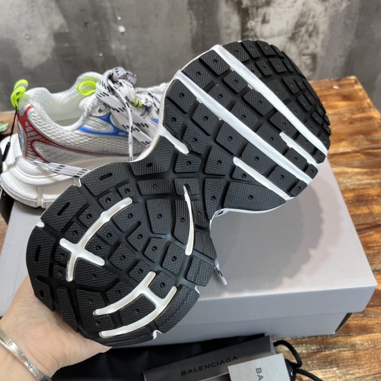 3XL sneaker runner