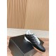 Tennis shoes