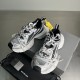 3XL sneaker runner