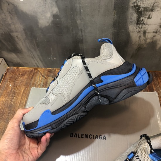sneakers sneakers
