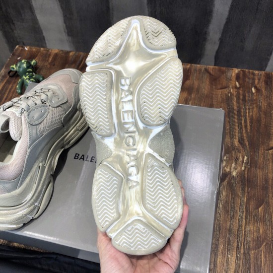 sneakers sneakers