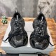 3XL sneaker runner