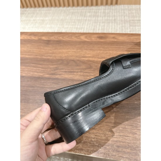Argyle shoes
