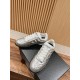 Tennis shoes