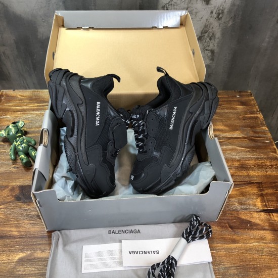 sneakers sneakers