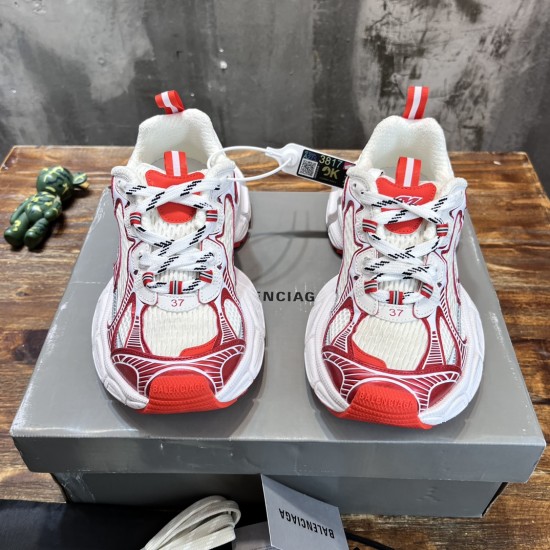 3XL sneaker runner