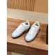 Tennis shoes