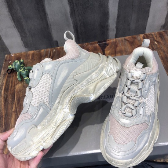 sneakers sneakers
