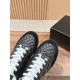 Tennis shoes