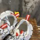 3XL sneaker runner