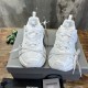 3XL sneaker runner