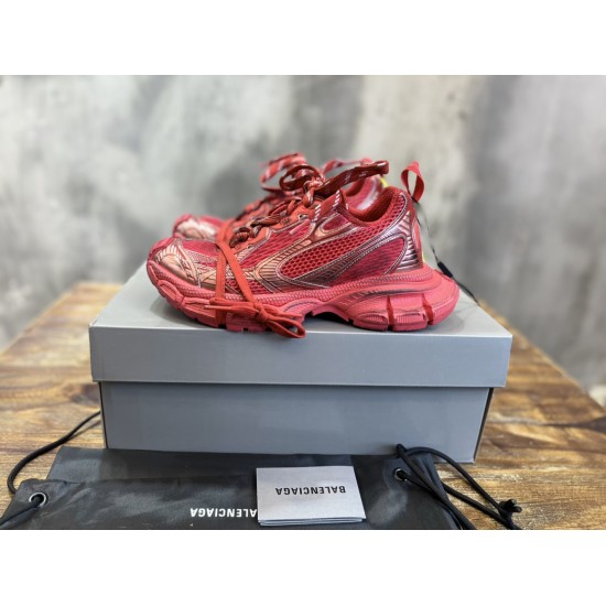 3XL sneaker runner