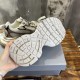 3XL sneaker runner