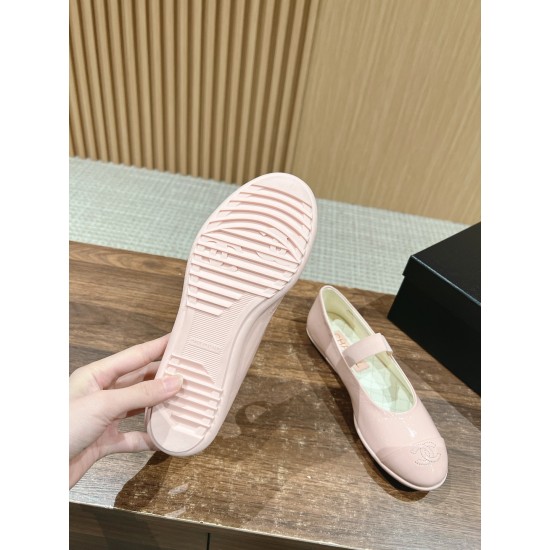 Argyle shoes
