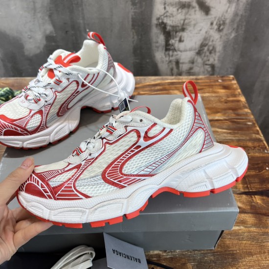3XL sneaker runner